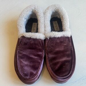 Cozy Slippers in Purple Velvet size 8